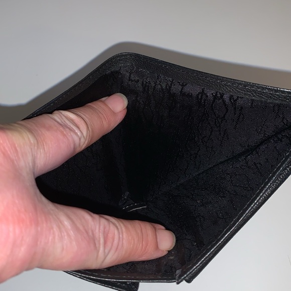 Beautiful YSL Wallet Unisex!! - Picture 7 of 16